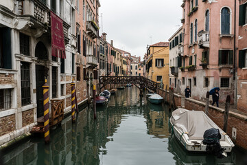 Obraz na płótnie Canvas Beschaulicher Kanal in Venedig