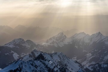 Sonnenuntergang in den Alpen.