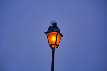 lampadaire à la montagne