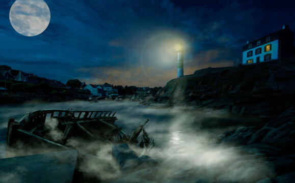 Bretagne Doelan - Hafen mit Leuchtturm bei Nacht und Nebel mit Bootswrack