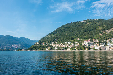 Fototapeta premium Côme - Italie Côme est une ville située à la pointe sud du lac du même nom, au nord de l'Italie.