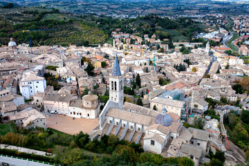 Fototapeta na wymiar Spoleto, Perugia.Veduta del centro storico dalla fortezza di Albornoz.