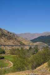 Obraz premium The Glenfinnan Viaduct in the Scottish highlands