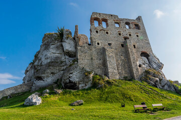 Ogrodzieniec ruins of a medieval castle. Czestochowa region, Poland.
Medieval castle ruins located in Ogrodzieniec, Poland.