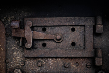Fototapeta na wymiar old rusty door