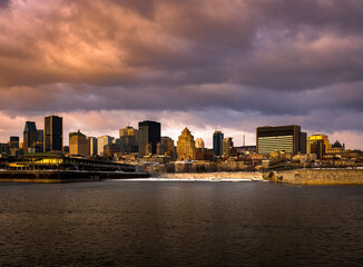 Fototapeta na wymiar sunrise in the old port of Montreal, view of Dieppe Park