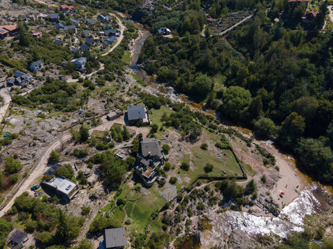 monta&ntilde;as y rio
