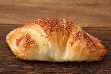 チーズクリームのハムデニッシュ