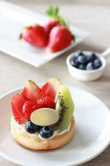 Cafe - Chiffon cake with summer berries and cream