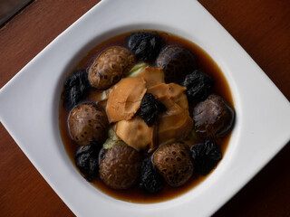 Cantonese Chinese Menu - Abalone with mushroom brown soup