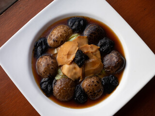 Cantonese Chinese Menu - Abalone with mushroom brown soup