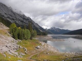 Naklejka na ściany i meble Jasper National Park in Canada - Medicine Lake