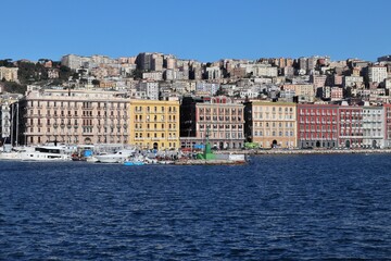 Obraz premium Napoli – Lungomare Caracciolo dal molo di Mergellina