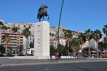 Napoli – Monumento in Rotonda Diaz
