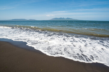 Fototapeta na wymiar The coast of Indian ocean on island Java