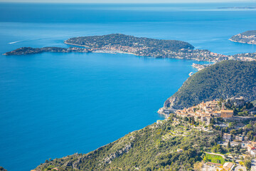 Obraz premium Vue du Village perché d'Èze et de Saint-Jean-Cap-Ferrat , sud de la France