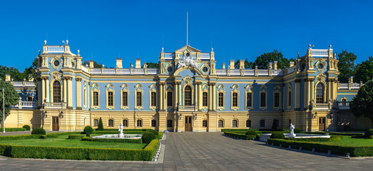 Fototapeta na wymiar Mariinsky palace in Kyiv, Ukraine