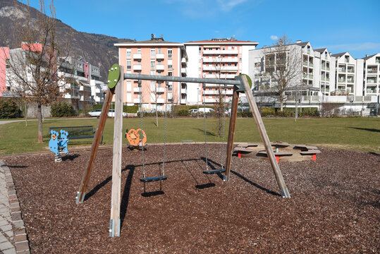 parco giochi area giochi vuota covid pandemia 