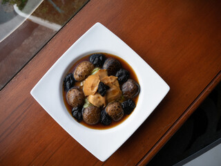 Cantonese Chinese Menu - Abalone with mushroom brown soup