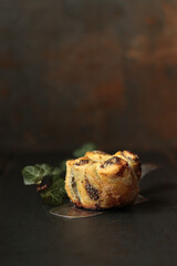 Blätterteig Cruffin mit Mohn