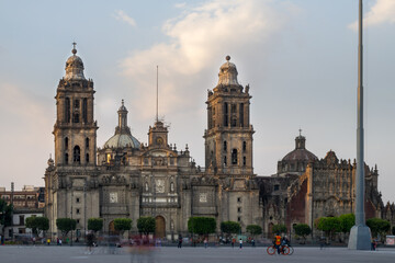 Fototapeta na wymiar Catedral Metropolitana de la Ciudad de México 