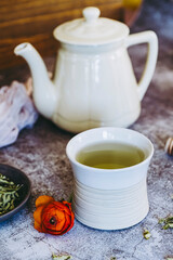 Infusion de plante herbe verveine pour se relaxer ç la maison