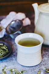 Infusion de plante herbe verveine pour se relaxer ç la maison