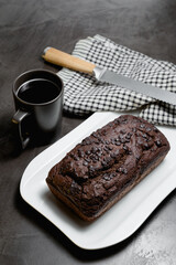 a tasty low-carb chocolate bread, ideal for gluten-free diets