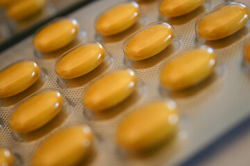 Blister mit gelben Pillen