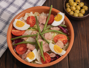 tuna and vegetable salad