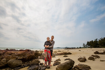 Fototapeta premium Tourists Quan Lan island Halong Vietnam