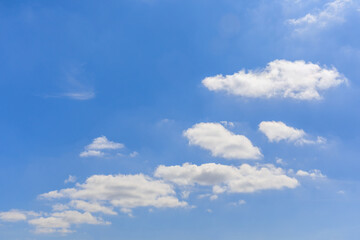Obraz premium White clouds on the blue sky for background.