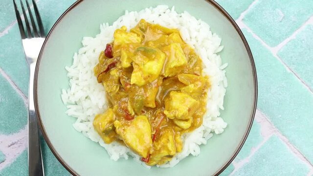 curry chicken, coconut milk and white rice