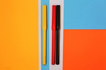 felt-tip pens 