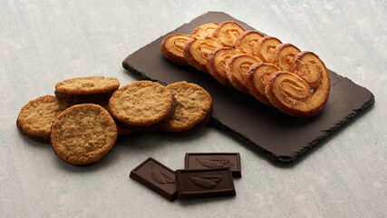 Dulces, chocolate, galletas y palmeritas