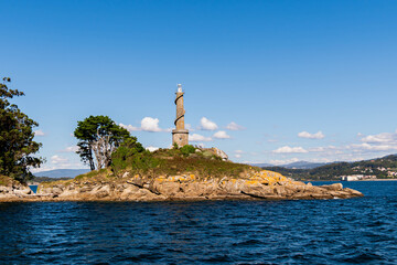 Faro en la costa