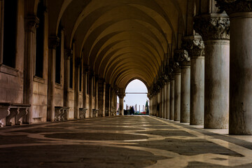 Naklejka premium St Mark's Square at sunset in Venice during covid period 