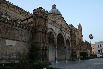 Fototapeta na wymiar Dusk at Maria Santissima Assunta Cathedral in Palermo, Sicily Italy