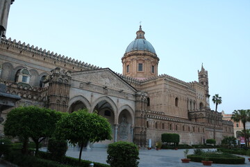 Fototapeta na wymiar Sun is going down at Cathedral in Palermo, Sicily Italy