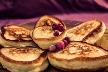 pancakes with berries
