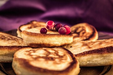 pancakes with berries