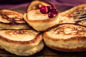 pancakes with berries