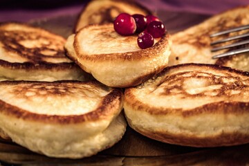 pancakes with berries