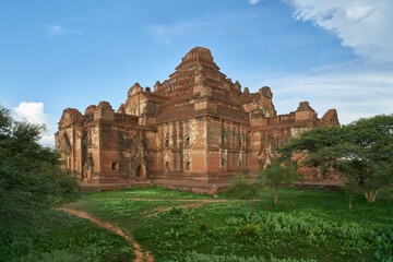 Fototapeta na wymiar Dhammayangyi Temple at Old Bagan, Myanmar (Burma)