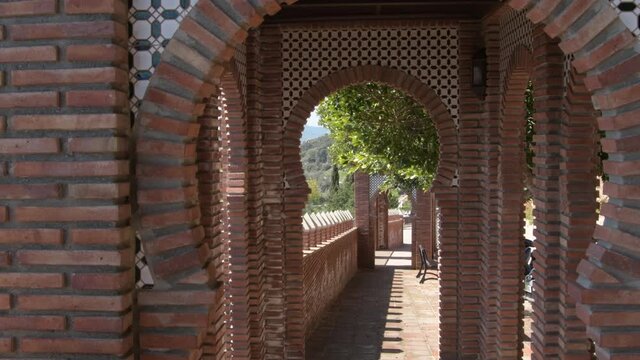 Battlements and arcs horseshoes on a fortified wall