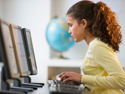 Student in computer lab
