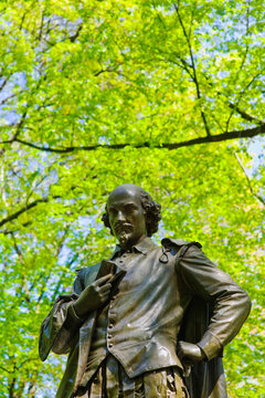 Statue of Shakespeare in Central Park