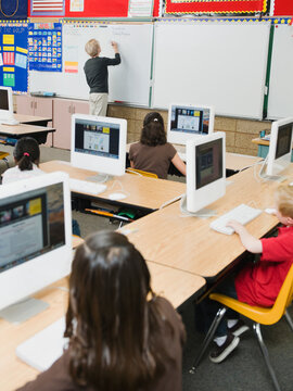 Students in computer lab at school