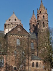 Fototapeta na wymiar Der Dom - Hochformat in Worms am Rhein