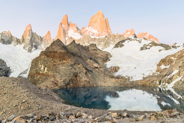 Obraz premium Beautiful snowy mountains in El Chalten - Argentina.